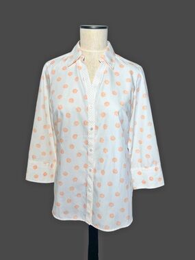 Foxcroft Womans White/Peach Seashell Button-Up Blouse Size 6